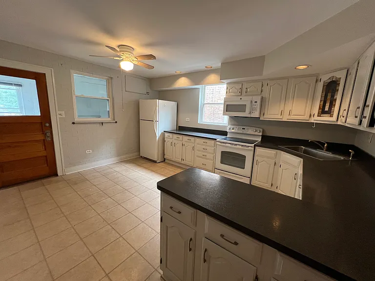 2955 N Albany Ave #2 — Photo 9