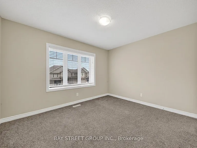 445 Avens St — Photo 32
