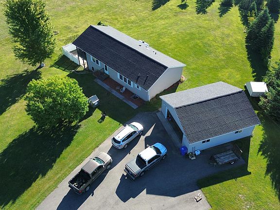 2nd image of 2257 Long Lake Rd