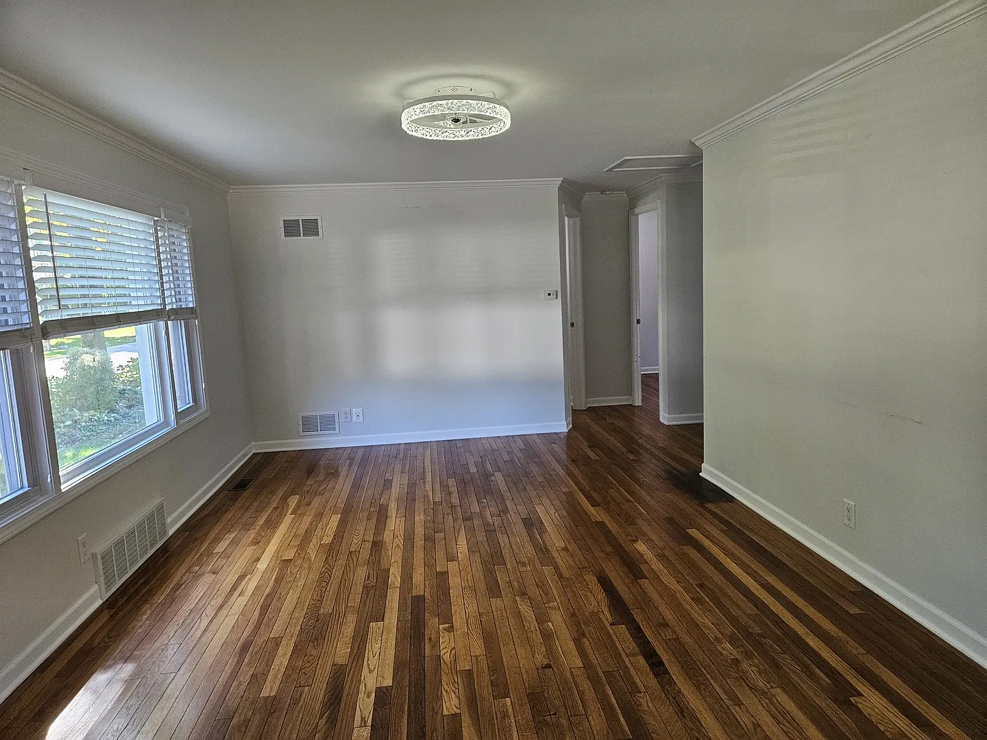 2 bed, 768 sqft, $2,300 — Photo 2