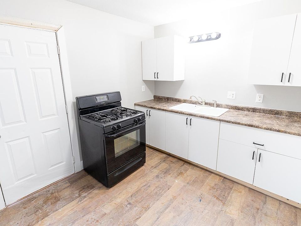 1st image of 75 Hyacinth St SW #75