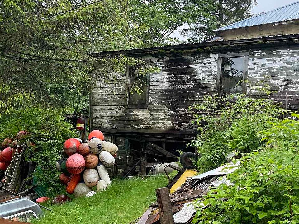 2nd image of 809 Peterson St