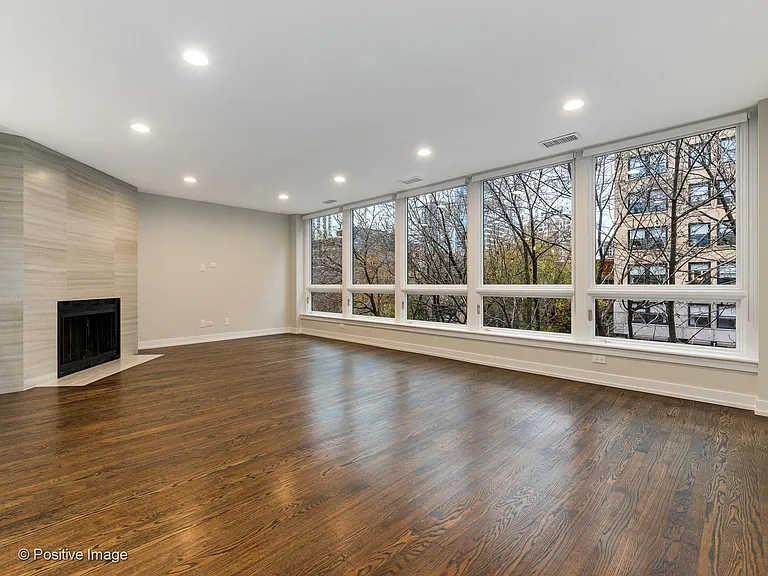 1241 N Dearborn St #4 — Photo 2
