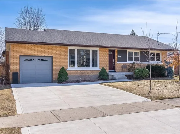 39 Katherine Cres, Kitchener, ON N2M 2J9