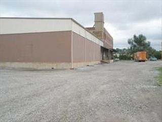 1st image of 920 S 6th St