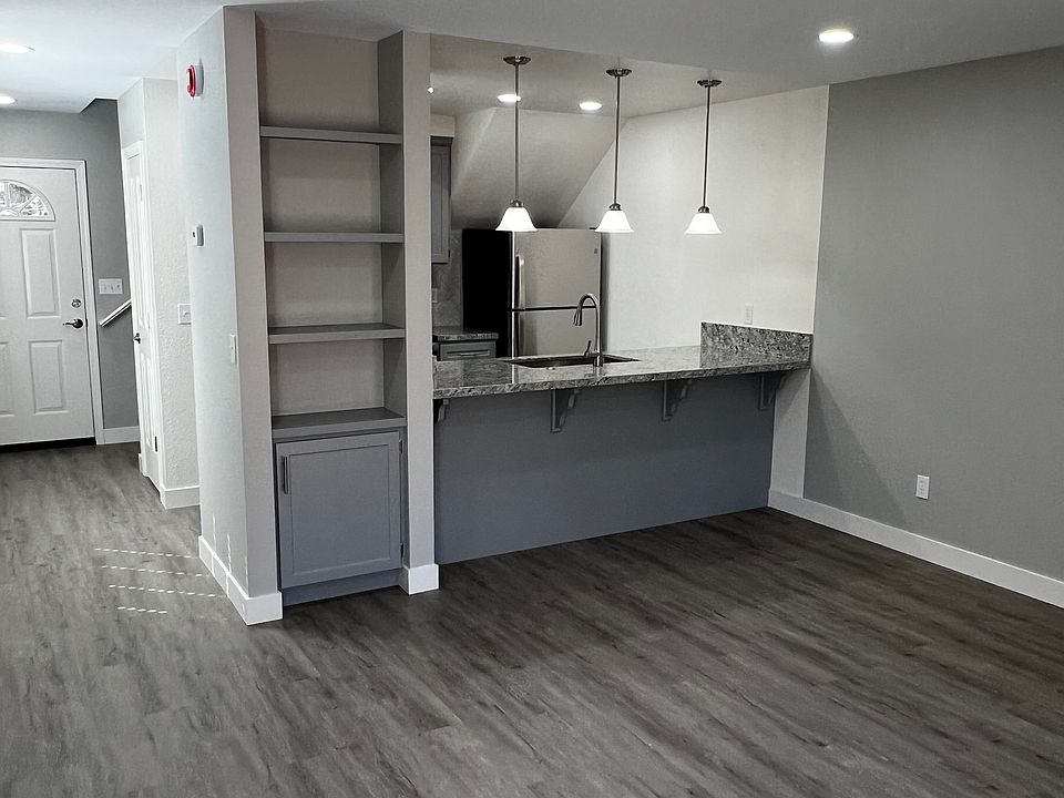 1st image of 2157 Jean Ave #B