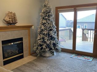 8025 Cheney Ridge Rd, Lincoln, NE 68516