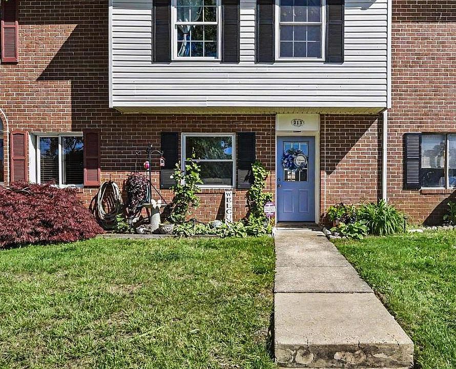 1st image of 213 Foster Knoll Dr