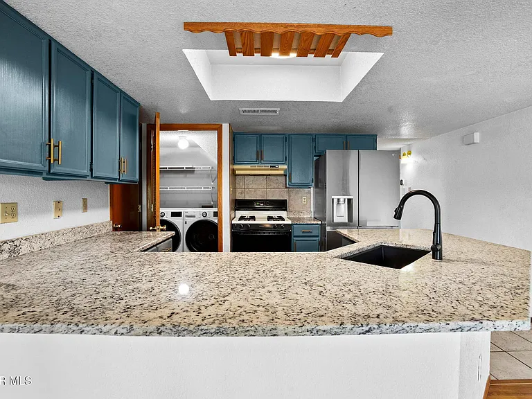 7609 Medano Dr — Photo 4