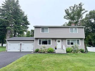 52 Stagecoach Rd, Amherst, MA 01002