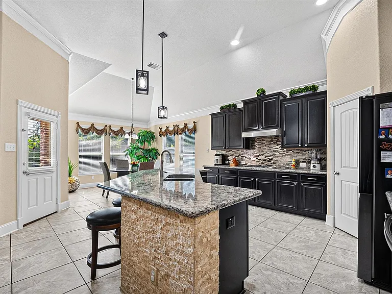 2624 Holbrook Springs Ln — Photo 15