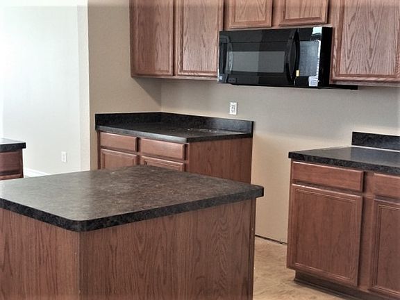 2nd image of 801 Meadowbrook Ln