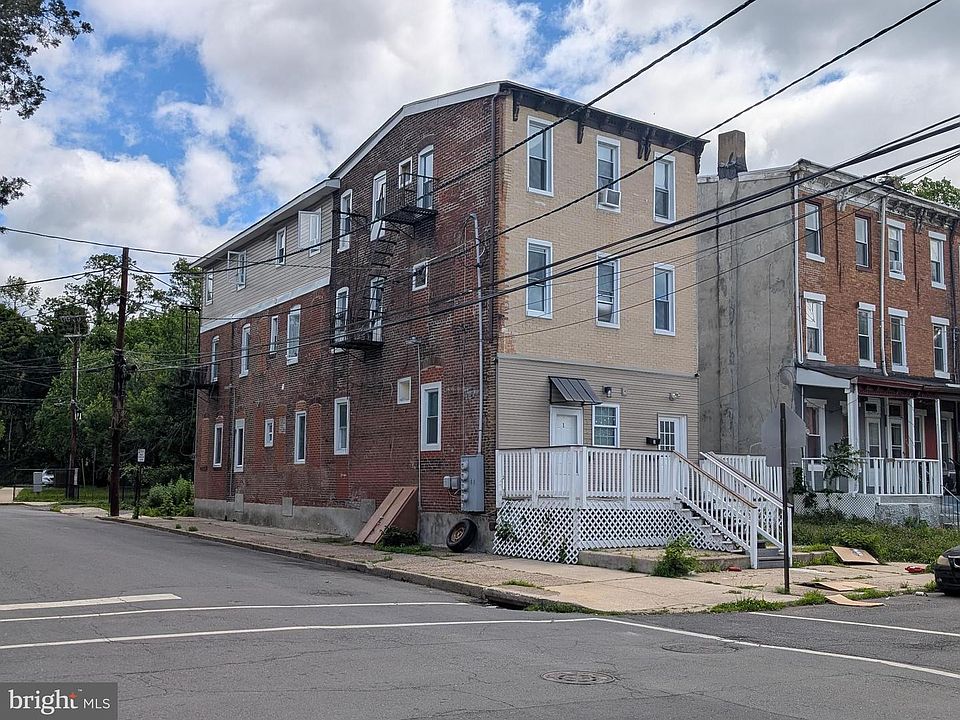 1st image of 560 Edgewood Ave