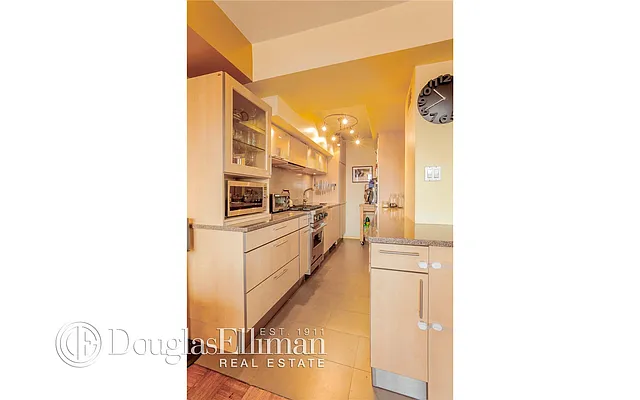 Sold by Douglas Elliman | media 10