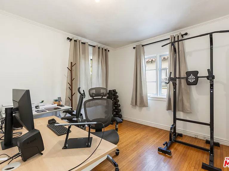 2310 Manning Ave — Photo 30