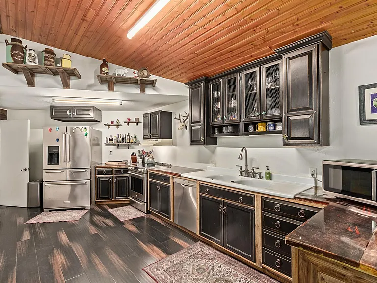 3730 E Kings Ave — Photo 11