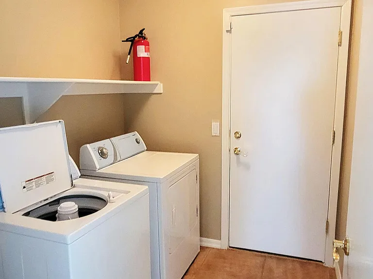 809 W Desert Valley Dr — Photo 16