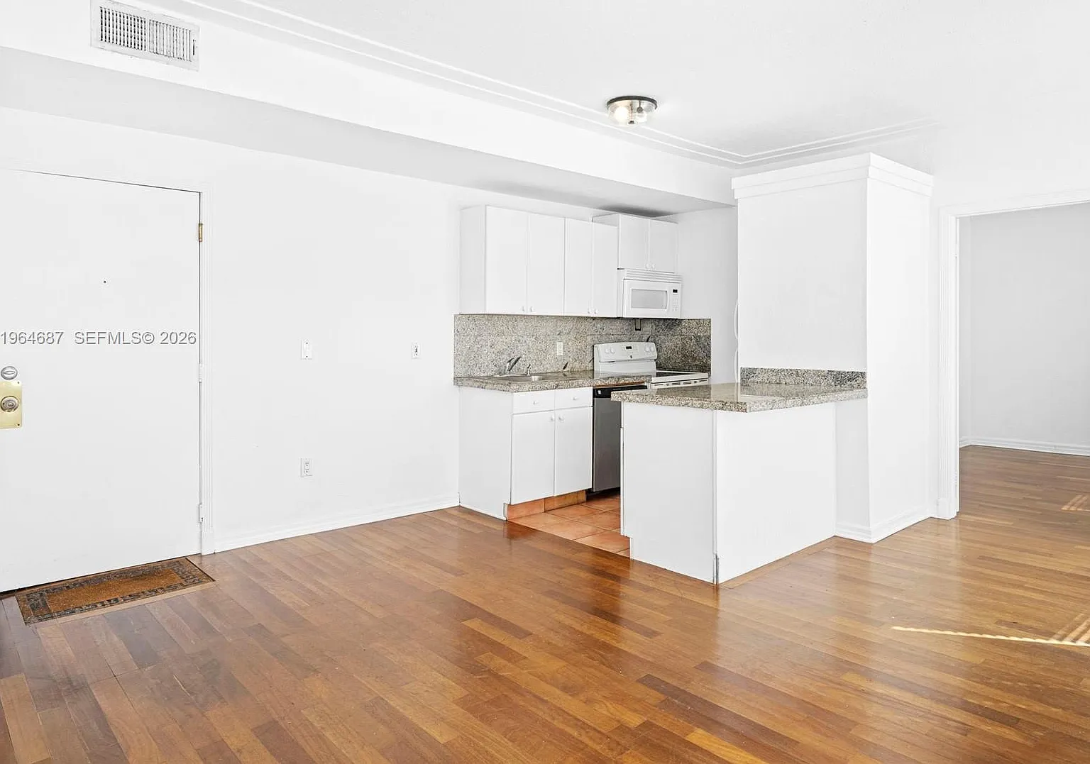 Penn Plaza Condo — Photo 3