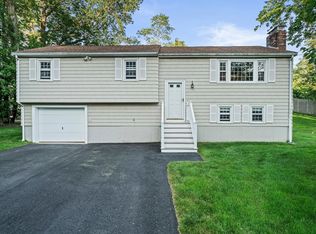 170 Winslow Cemetery Rd, Marshfield, MA 02050