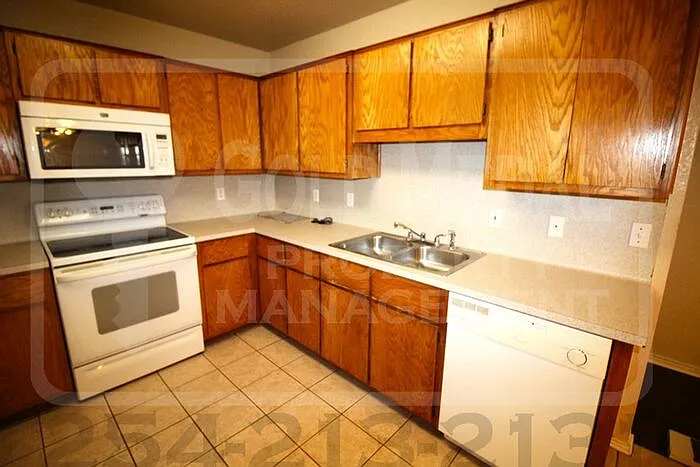 2701 Alma Dr — Photo 5