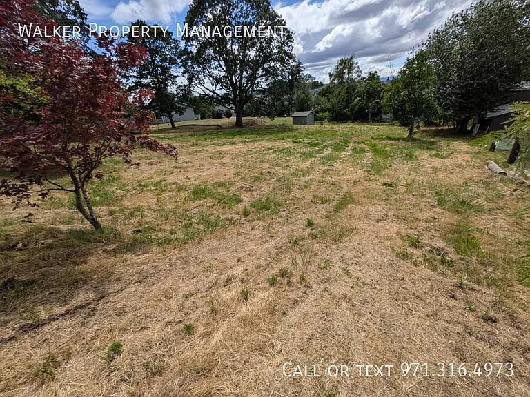 3911 NE Garden Dr — Photo 18