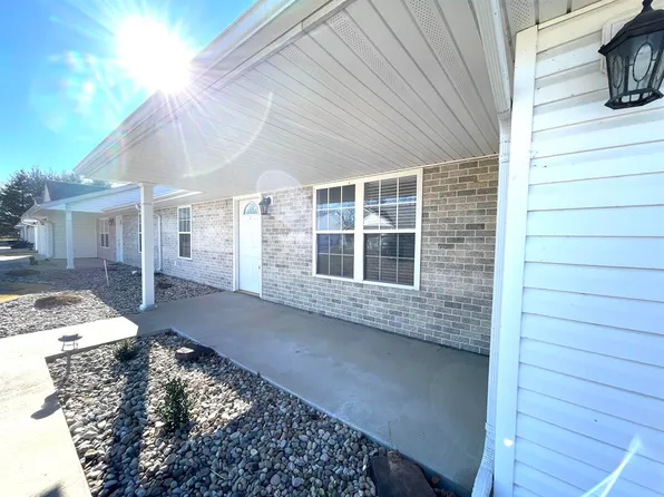 601 Heritage Dr, Herrin, IL 62948