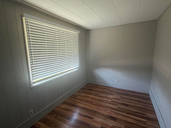 3rd image of 382 4th St