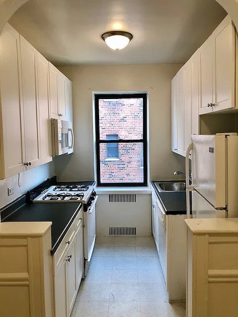 Building Photo - 311 Main St #4D