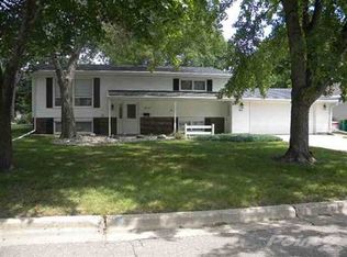 611 Lawrence St, Marshall, MN 56258