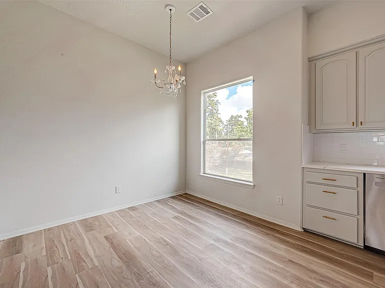 2150 Stacy Knl — Photo 25