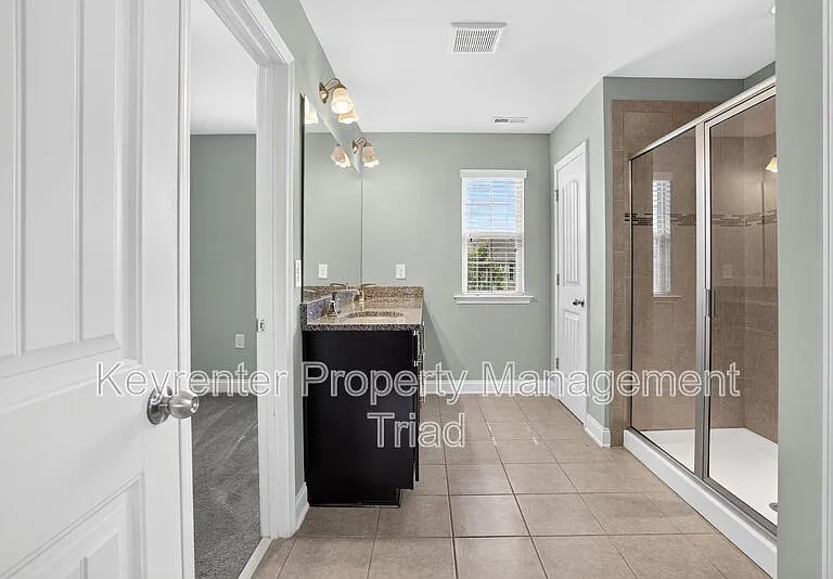 504 Eagles Way — Photo 40
