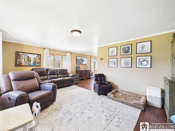 3rd image of 2714 Oakes Rd
