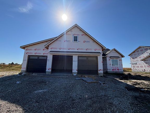 2nd image of 218 Aspen Ln