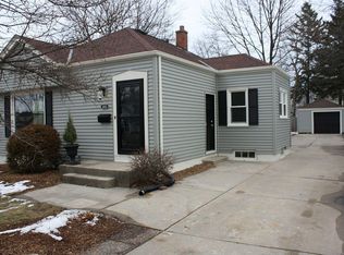 4634 N Elkhart Ave, Whitefish Bay, WI 53211
