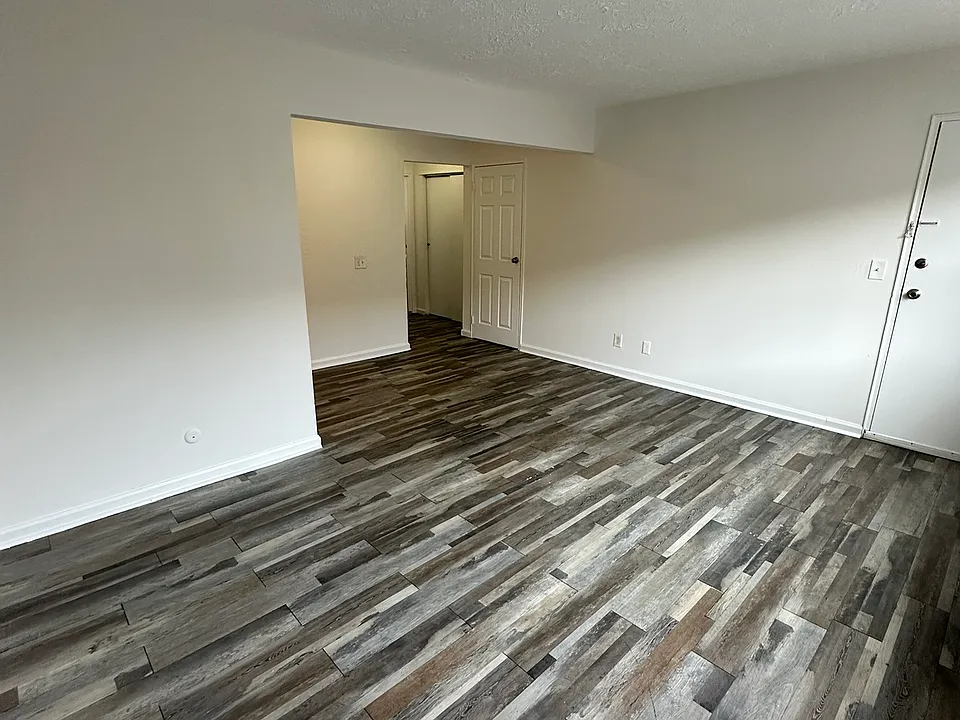 86 Contant Ave, Lodi, NJ 07644