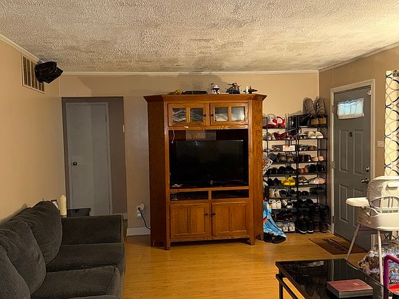 3rd image of 160 Monee Rd