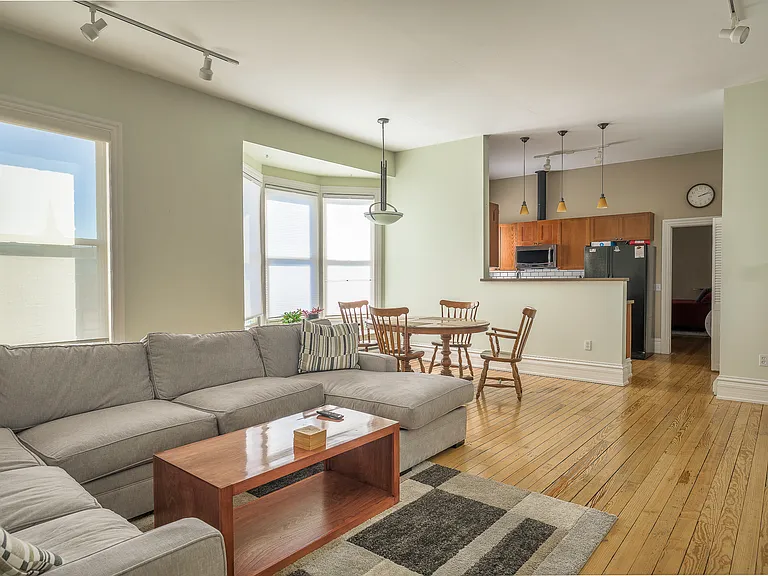 401 N Commercial St #301 — Photo 3
