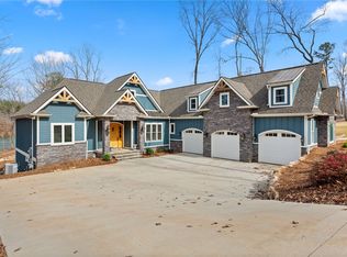 656 Bark Shed Trl, Seneca, SC 29672