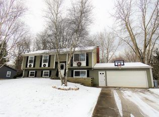 6610 Rix St SE, Ada, MI 49301