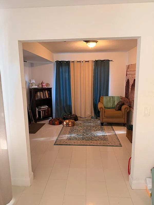 3 bed, 2.0 bath, 1320 sqft, $2,400 — Photo 3