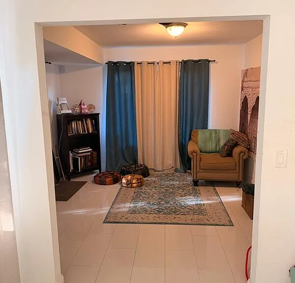 766 SW Belmont Cir — Photo 3