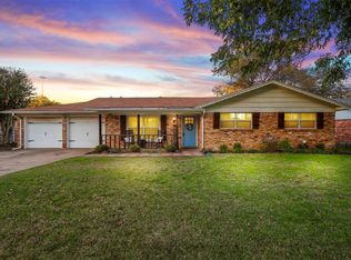 6801 Corona Dr, North Richland Hills, TX 76180