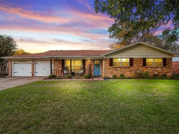 6801 Corona Dr, North Richland Hills, TX 76180