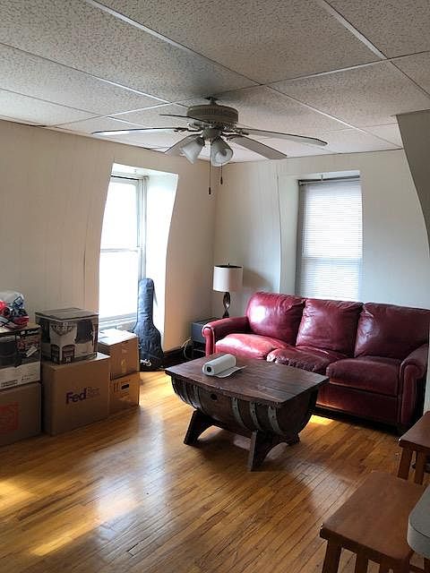 2nd image of 2010 Spring Garden St #4RA