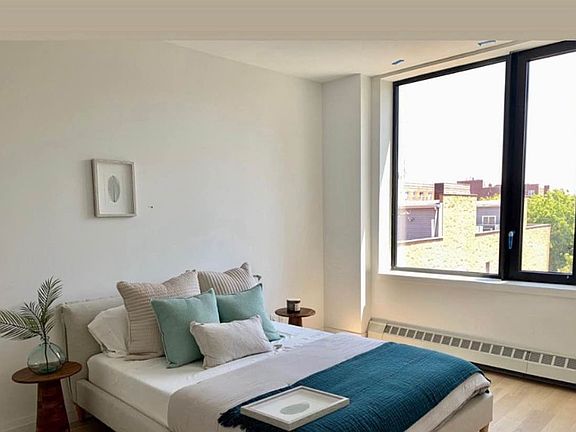 3rd image of 3128 Henry Hudson Pkwy E #304