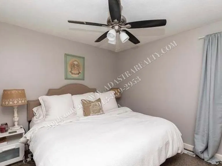 621 N Cedar St — Photo 9