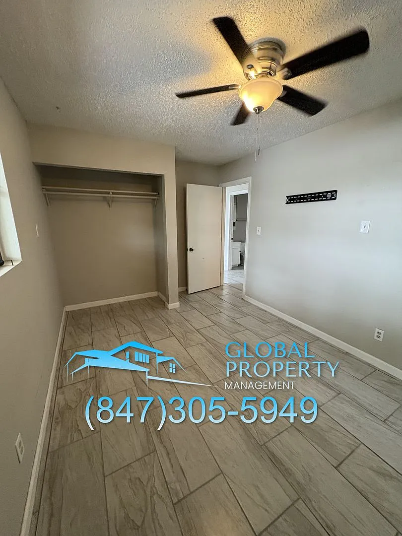 915 Shawnee Bend One — Photo 3