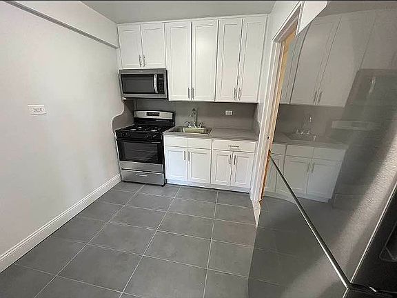 5th image of 14415 41st Ave #402