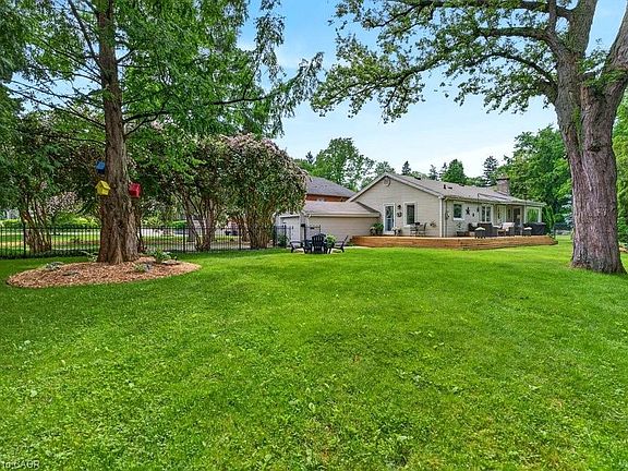 3rd image of 52 Orchard Dr