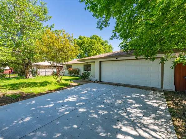 1504 Engblad Dr, Fort Worth, TX 76134
